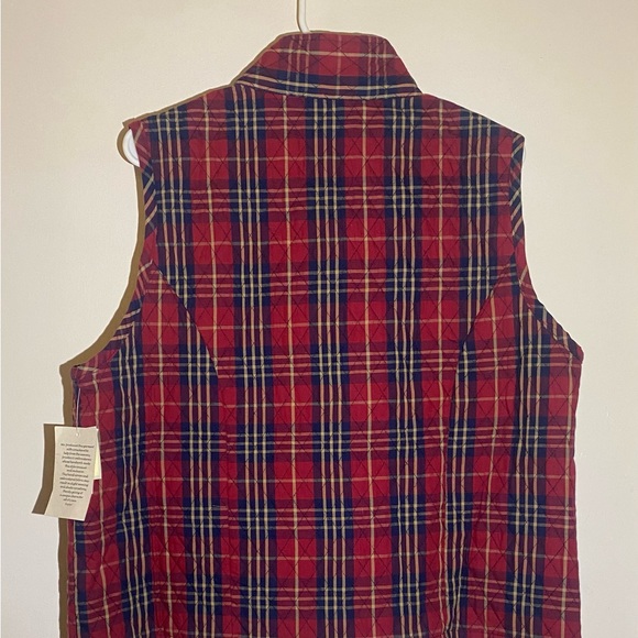 New Baxter and Wells Quilted Plaid Vest Petite Medium. Snap closures and Pockets - Picture 2 of 6